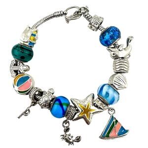 Willabee and Ward August Summer Vacation Beach Charm Silver Tone 6.75” Bracelet